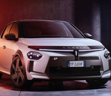 Lancia Ypsilon HF : La Première Citadine Sportive Électrique du Marché