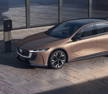 Découvrez la révélation sensationnelle de Mazda pour l’année 2024 : la Mazda EZ-6 électrique.